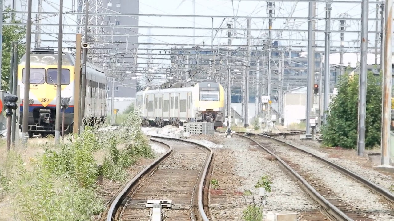 Gent-Dampoort: Vertrek L Trein richting Antwerpen