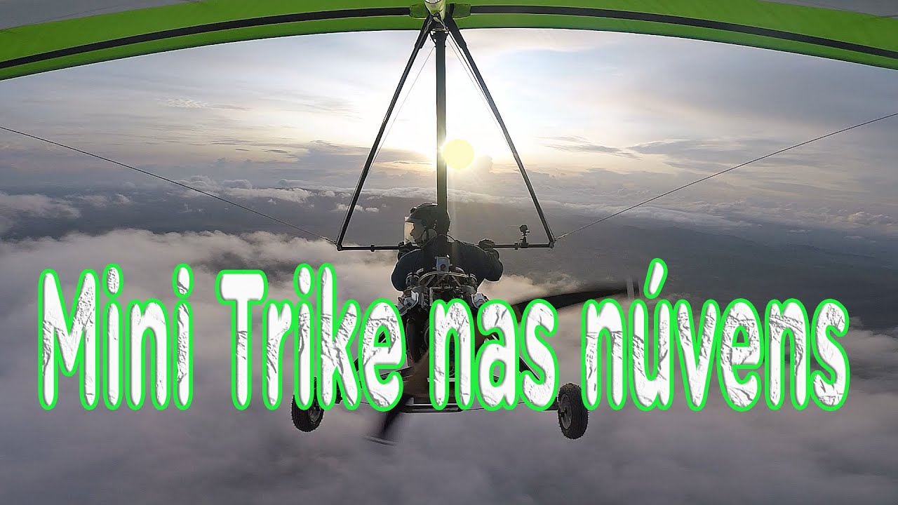 Voando Mini Trike em cima da camada de Núvens
