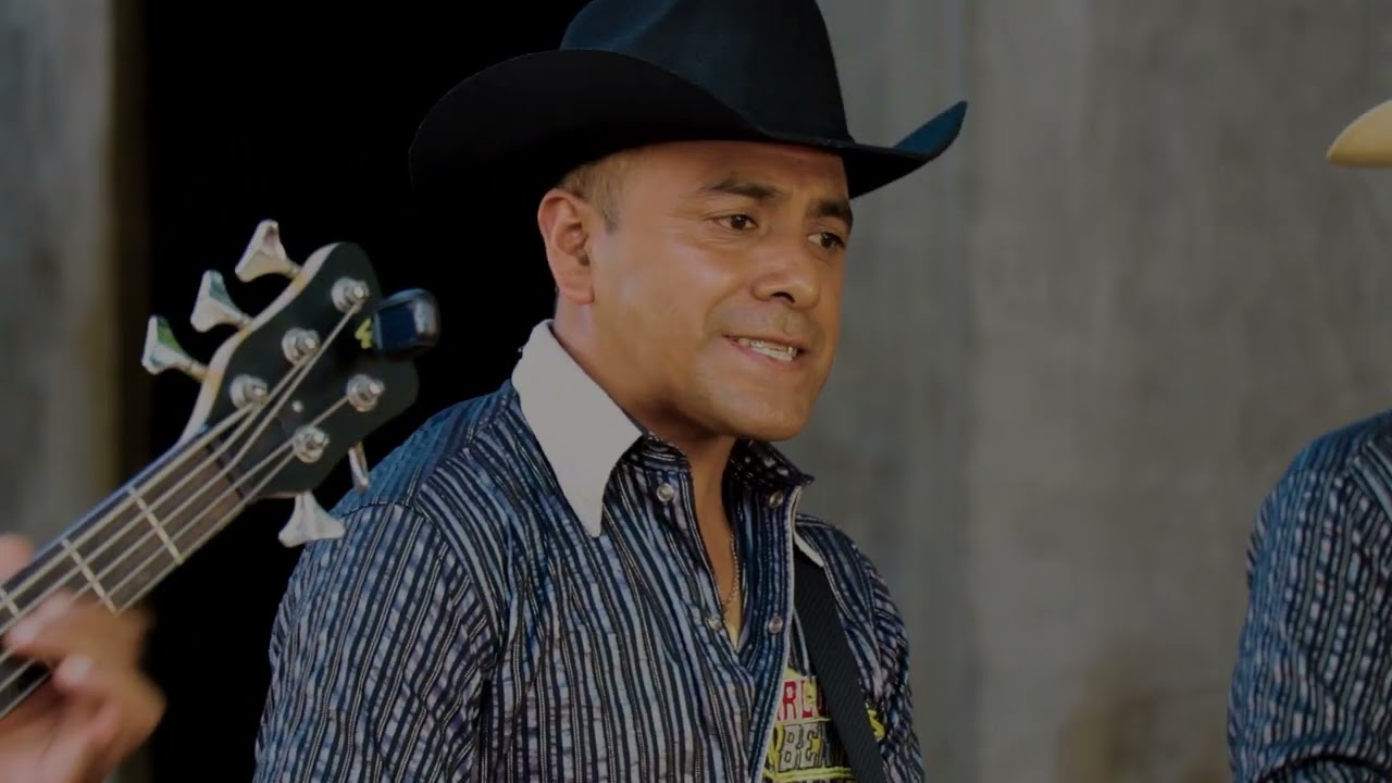 Carlos Benitez y sus Jefes de la Sierra- En Boca de Todos (Video)