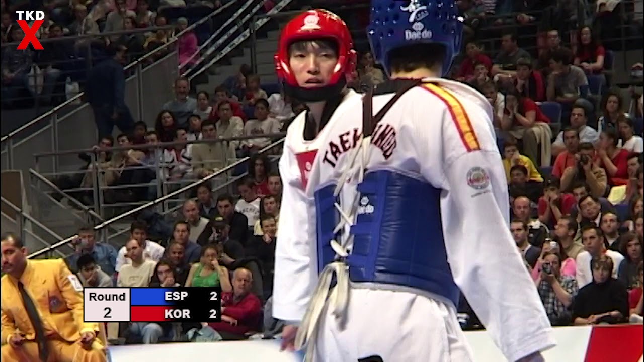 Taekwondo Worlds 2005 Male Feather - Artiz Itsisoa (Spain) v Myeong Seob Song (Korea)
