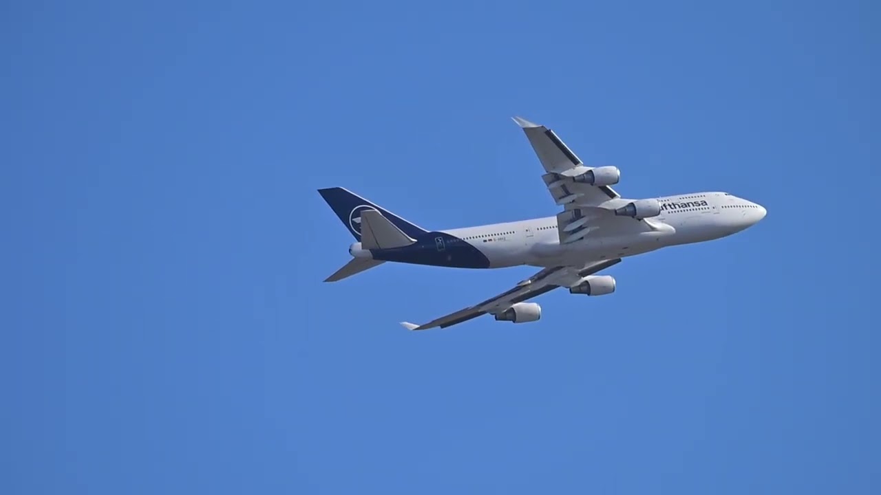 Frankfurt Airport afternoon Traffic Monday 