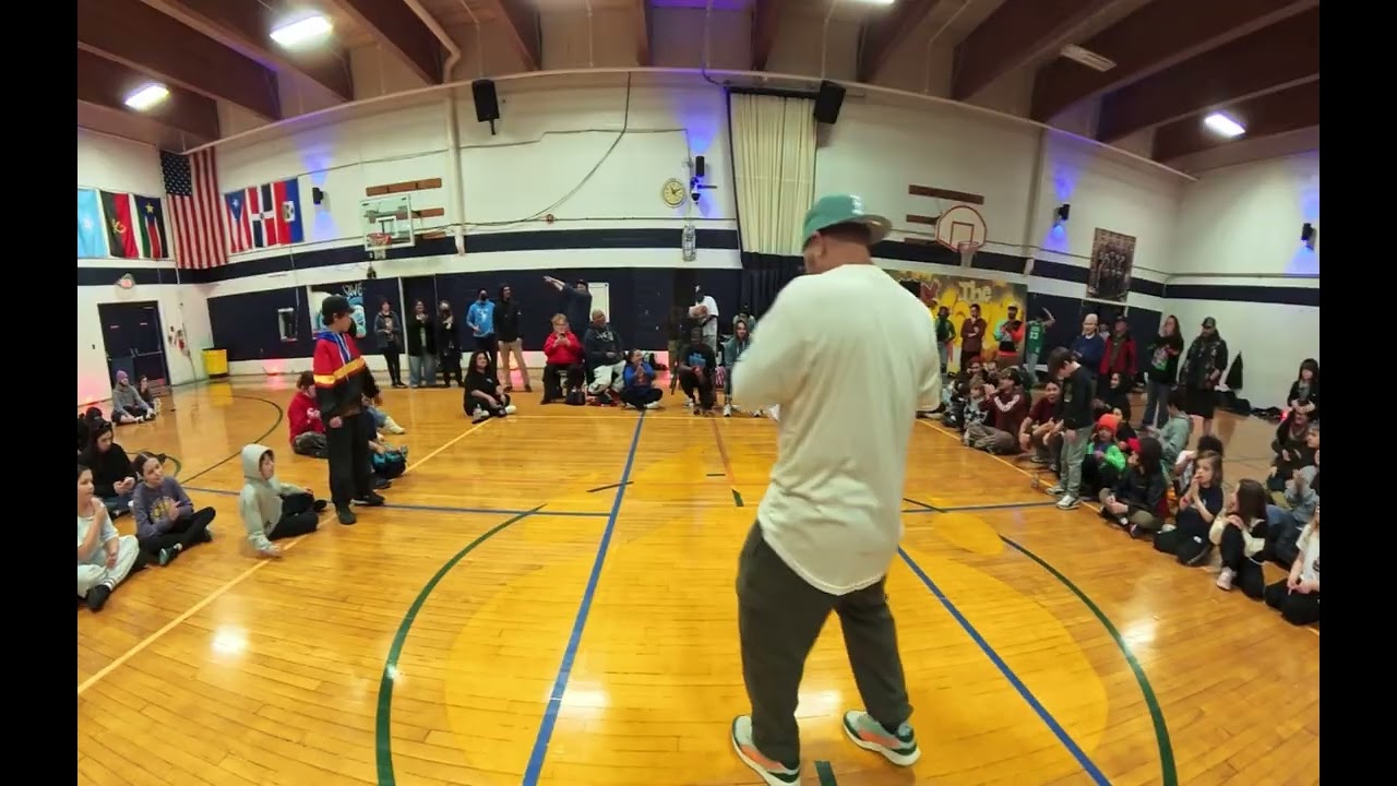 X11 Kids 1v1 Breakin Top 16 - Fenix (Swift Characterz) vs Otis (The Funk Box) 