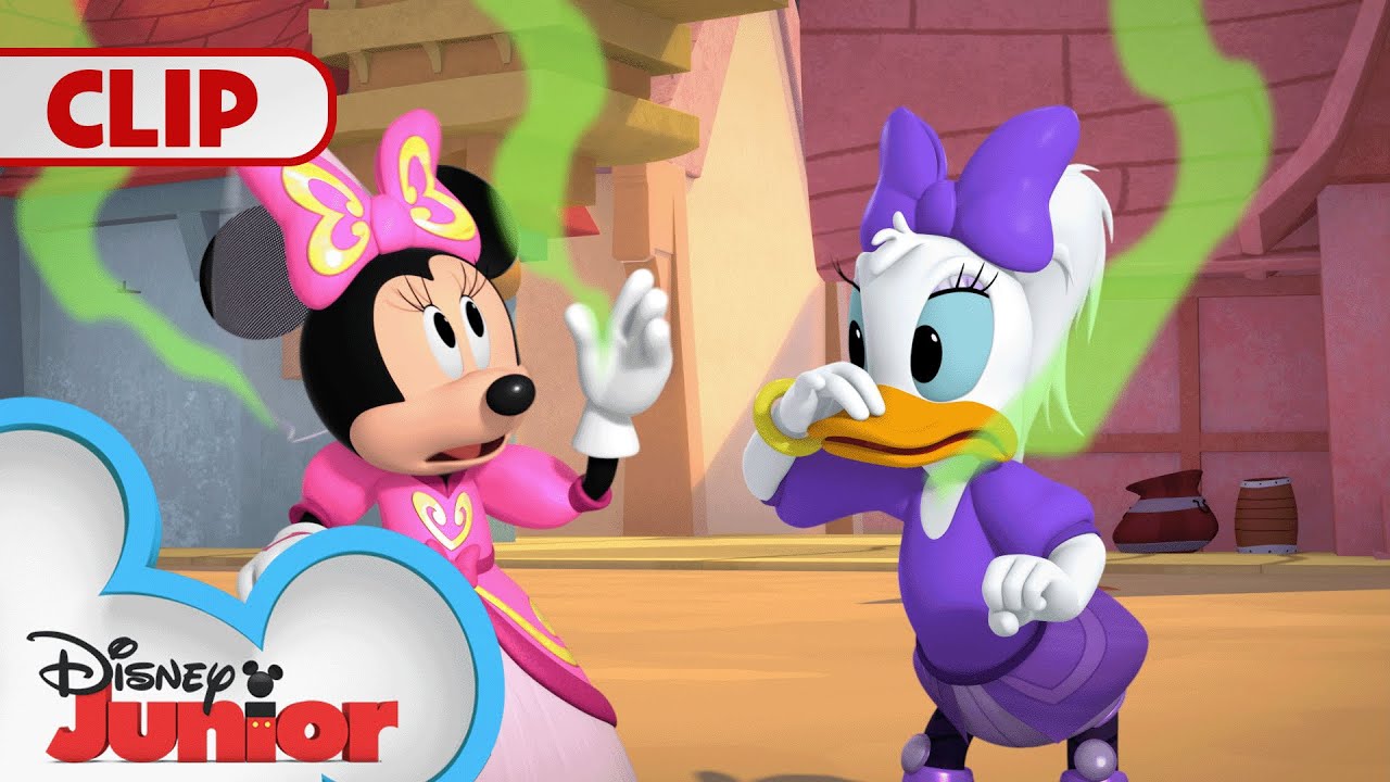 The Stinky Stunky Mystery 🔎 | Mickey Mouse Funhouse | @disneyjr​