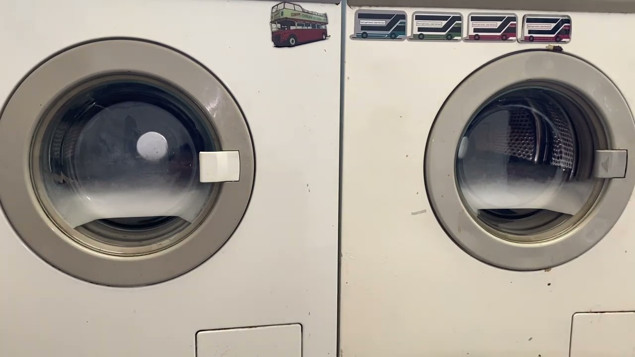 Zanussi FL811 vs Zanussi [N] Wool FL812 [R] Wool Wash Race