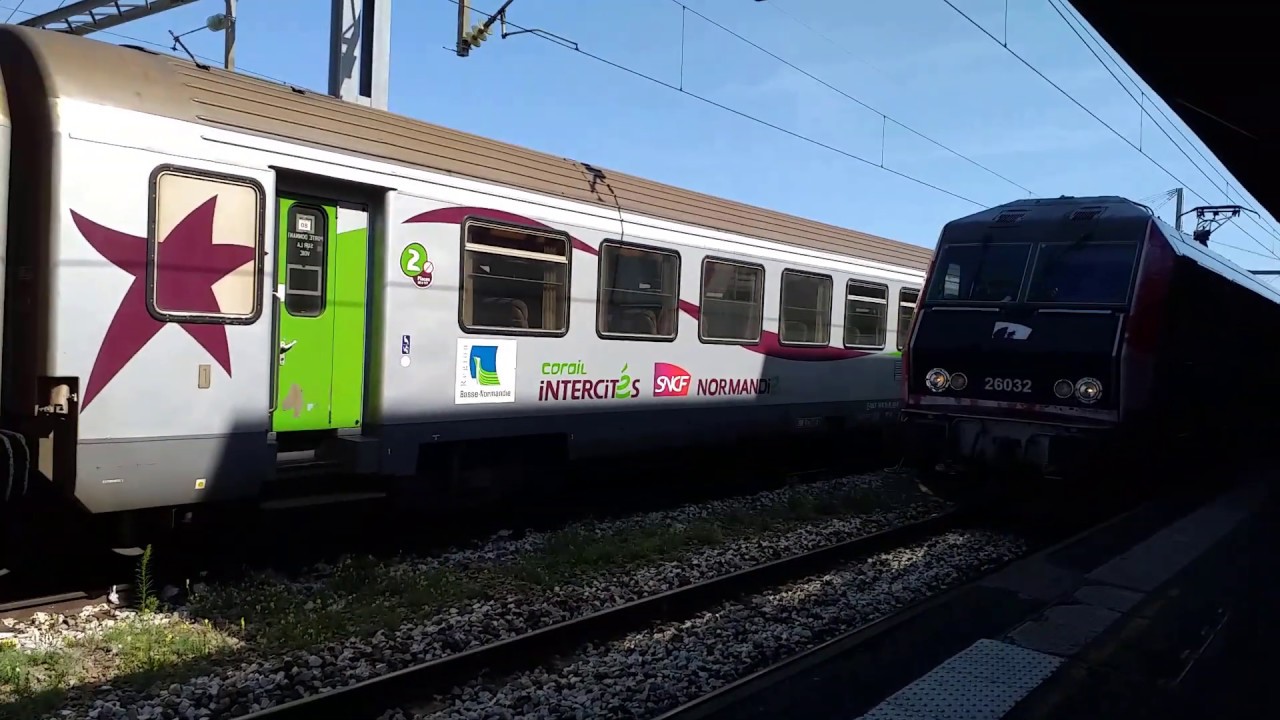 Intercités Paris Cherbourg arrivée+Départ d'un TER pour Rennes en gare de Caen