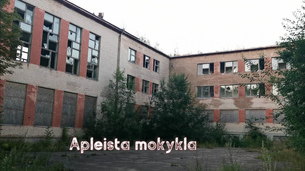 Apleista Gruzdžių žemės ūkio mokykla.