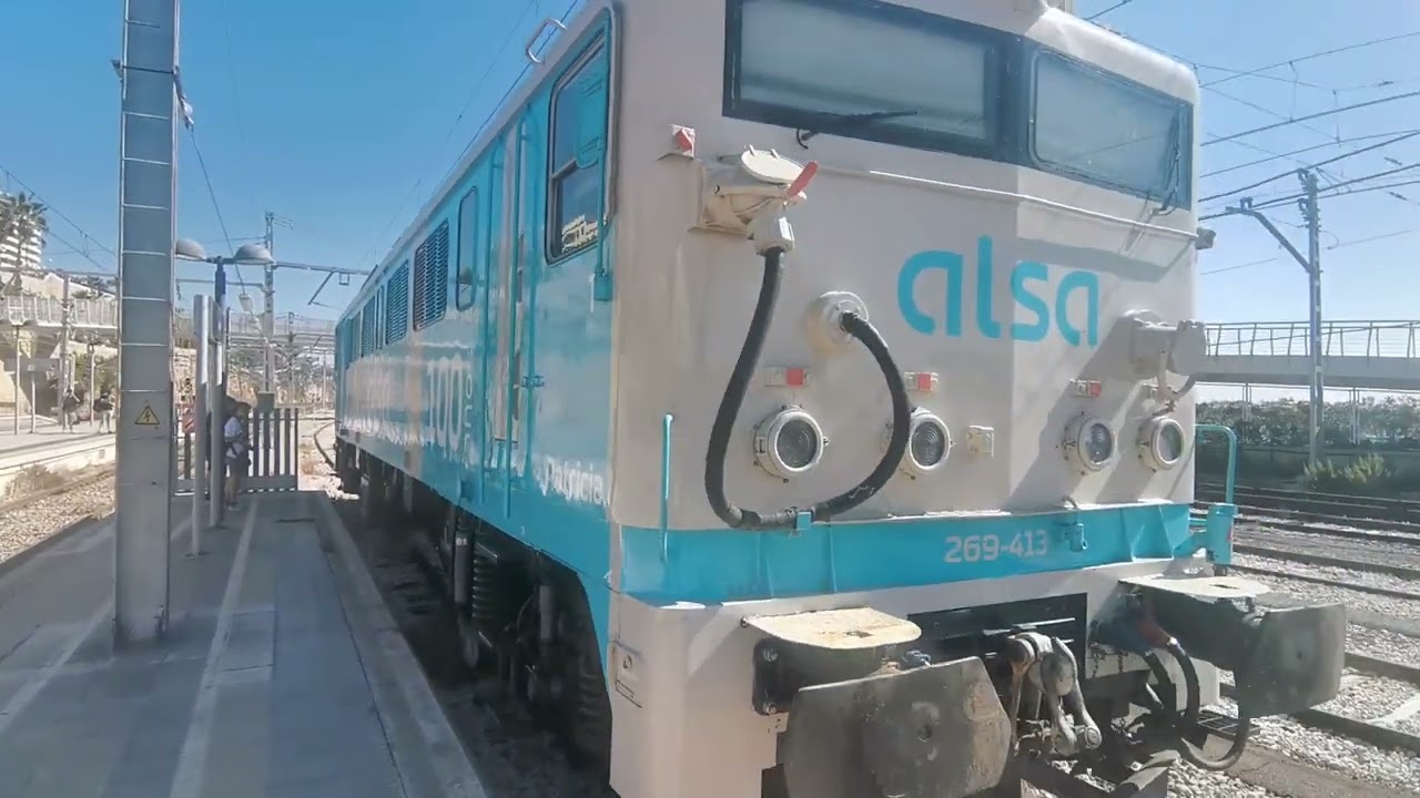 El tren azul por Tarragona con una 269 de Alsa.
