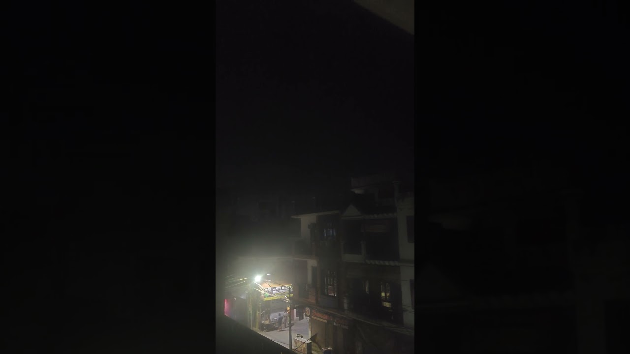 "The night whispers with lightning strikes ⚡🌃"