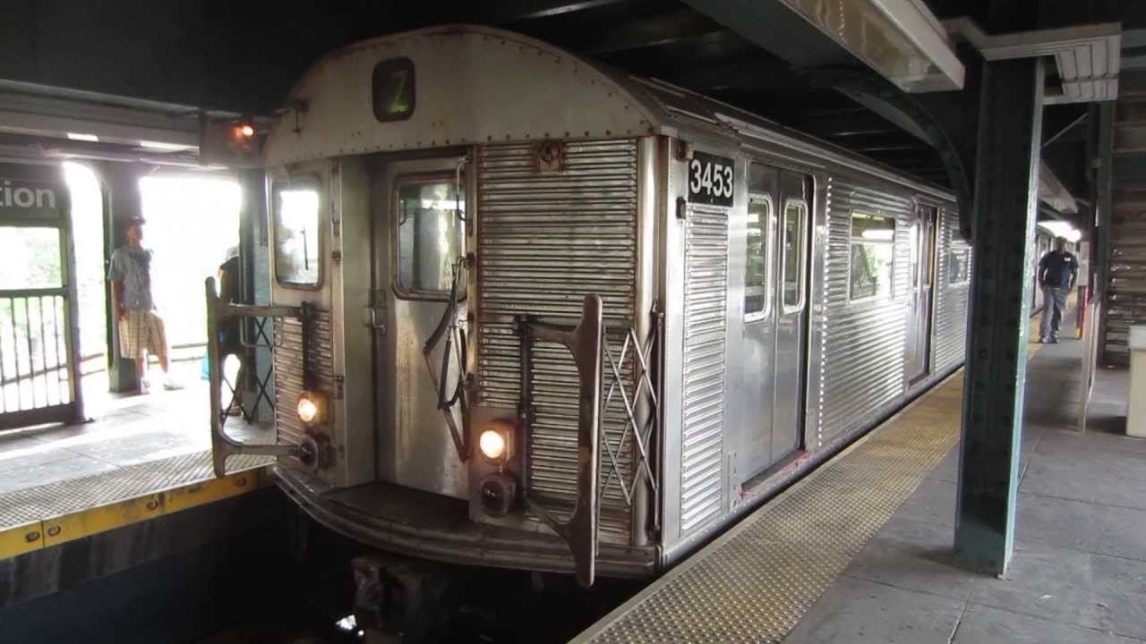 R32 Z train leaving B'way Junction (Yard-Bound)