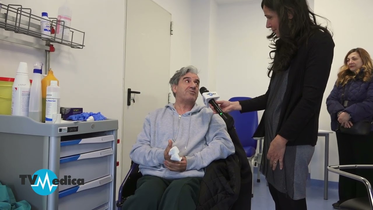 Ridotto in fin di vita ad un mese di distanza ringrazia i medici che lo hanno salvato.