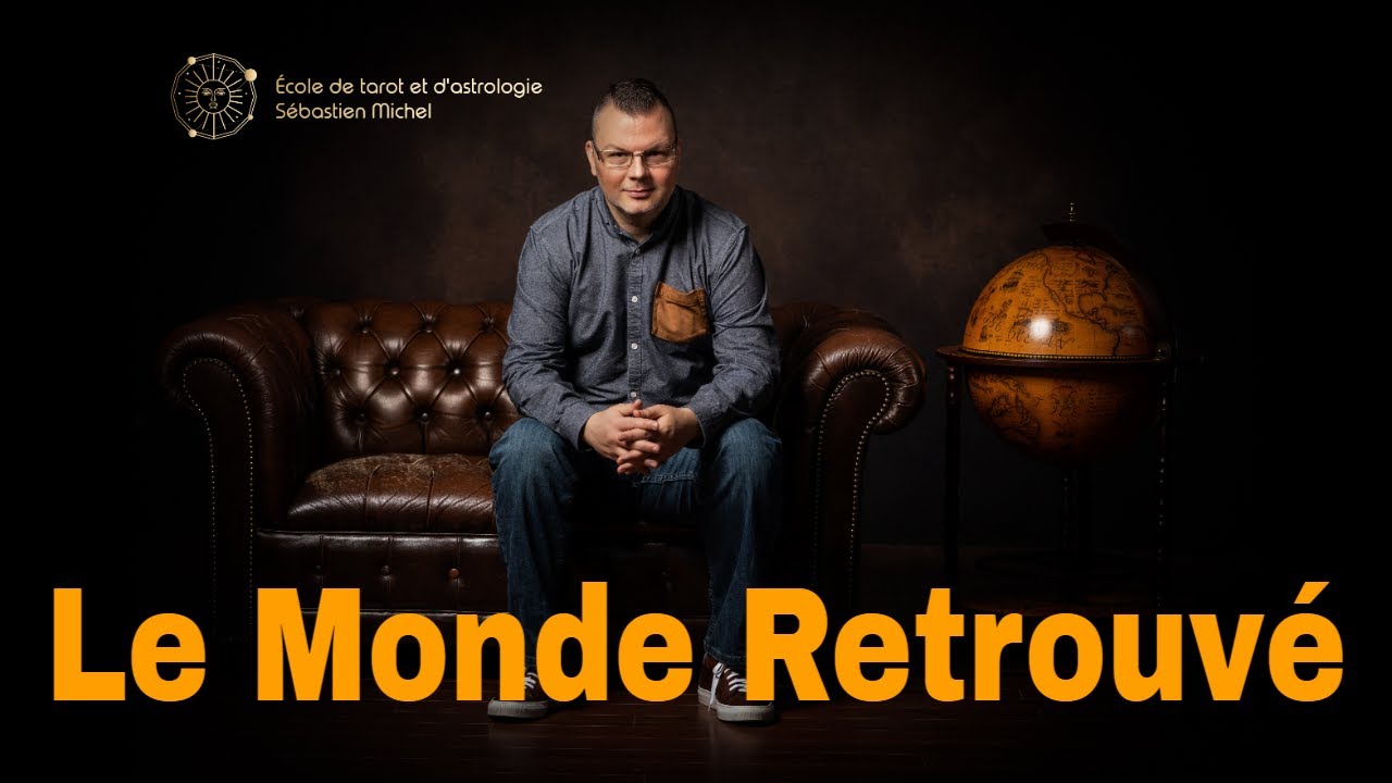 Le Monde retrouvé – Mais que tient-elle dans sa main ?
