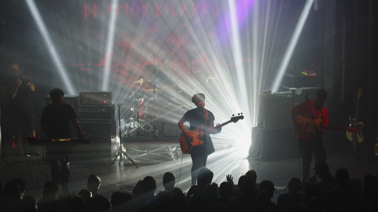 Triángulo de Amor Bizarro - Estrella Solitaria - Directo Sala Apolo 2023