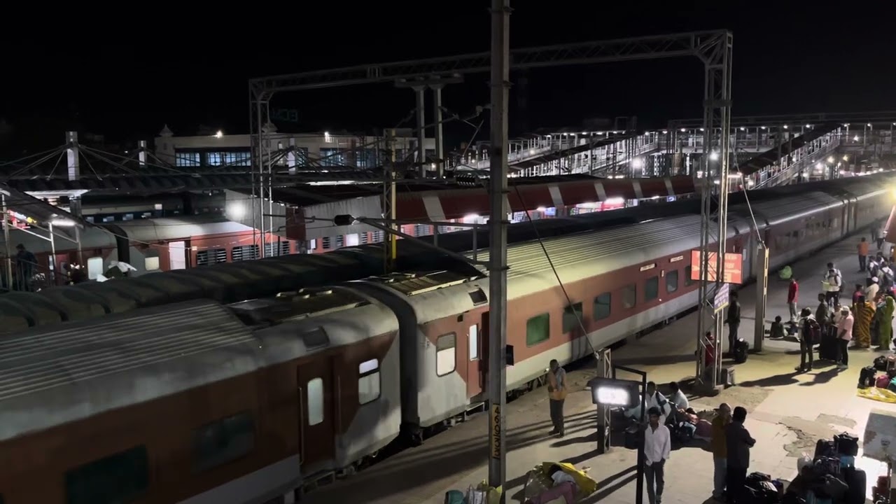 Sealdah-Bikaner Duronto Express Skipping Gaya Junction No Halt At Gaya jn!!