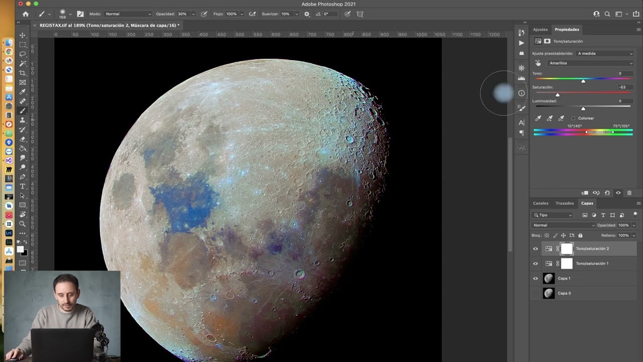 Qué es una fotografía de la LUNA MINERAL? tiene colores de verdad? EL azul es AGUA? 🧐