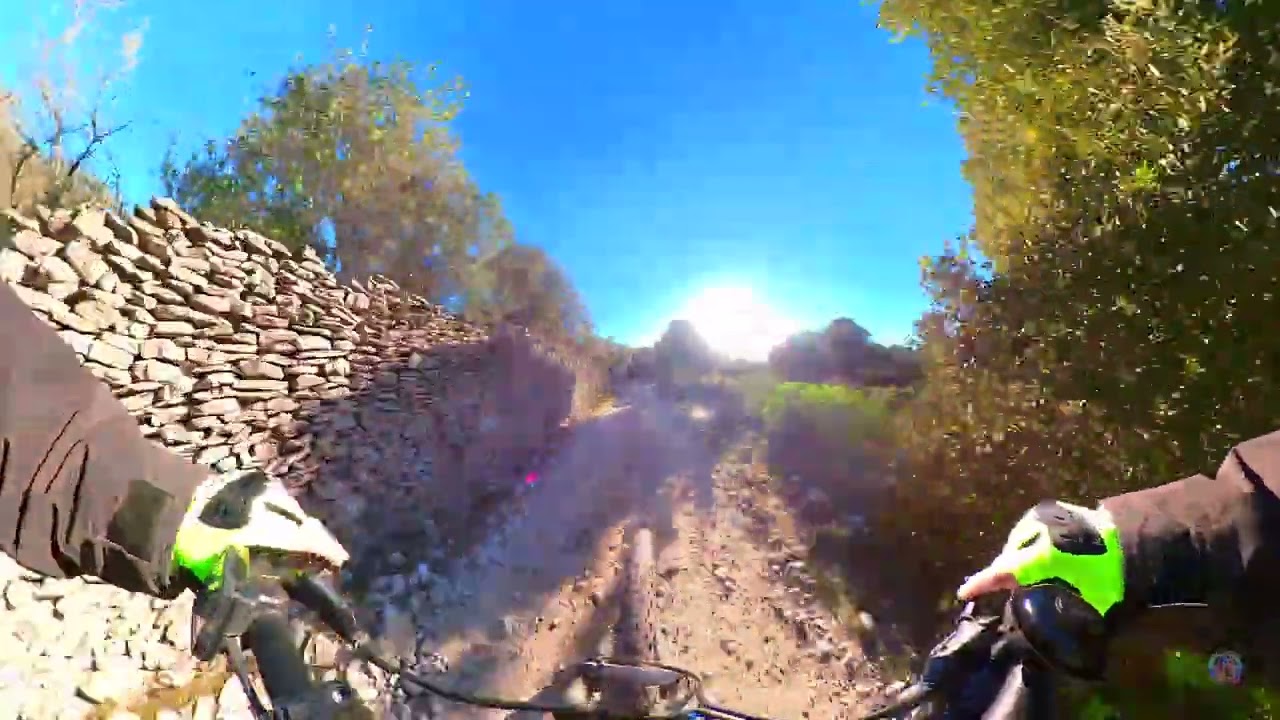 Rando en vélo (VTT) a la baie de Sant'Amanza à Bonifacio en Corse en passant par le port et la ville