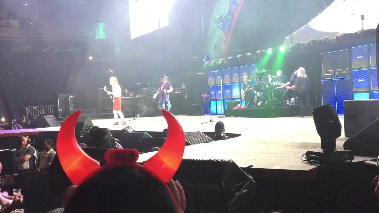 ACDC w/ Axl Rose - Livewire (Live in Columbus, OH, 2016)
