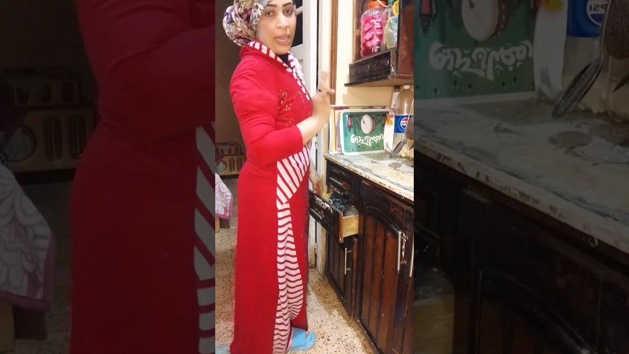 المطبخ كله كركبه قولت أقوم اتنشط اصل مافيش غيرك الي ها تخدمي نفسك 