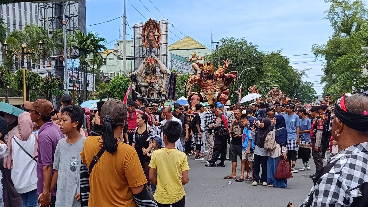 LIVE: PARADE BUDAYA OGOH-OGOH DI KOTA MATARAM