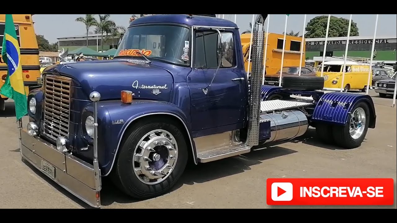 Exposição caminhões e carros antigos...