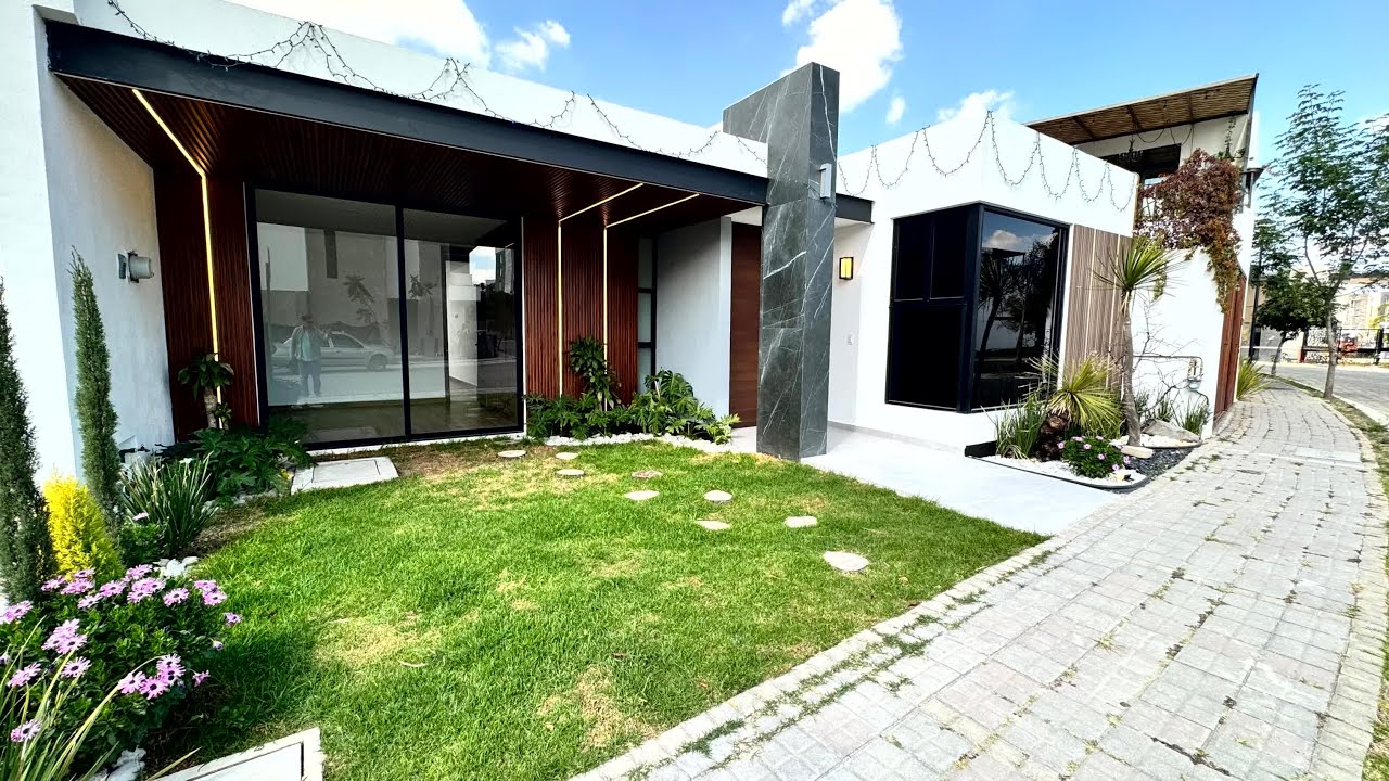 𝗣𝗮𝗿𝗾𝘂𝗲 𝗢𝗮𝘅𝗮𝗰𝗮 Lomas de Angelópolis III - Casa de un Nivel en venta