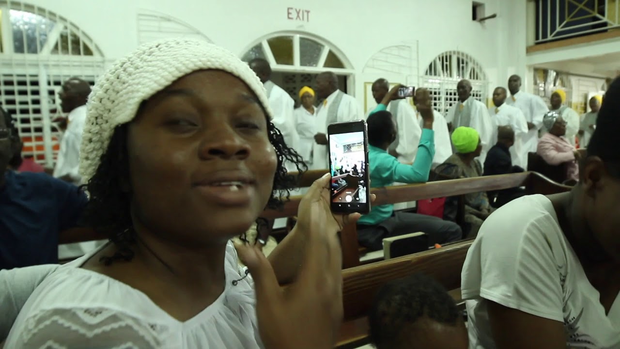 Choir - Pentecostal Fire Is Falling