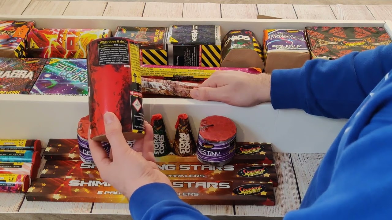 UNBOXING - EMPEROR SELECTION BOX - STANDARD FIREWORKS