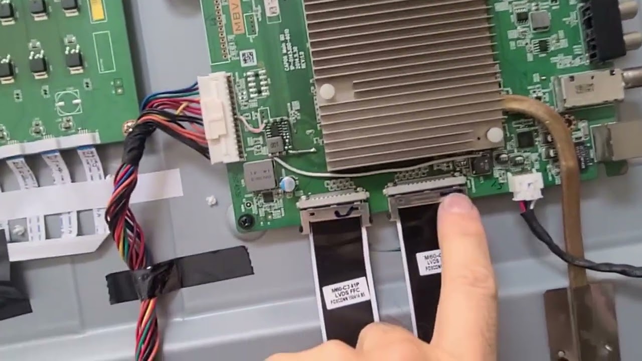 Совет по ремонту материнских плат Vizio M70-C3 M60-C3 P702ui-B3, из-за которого телевизор полност...