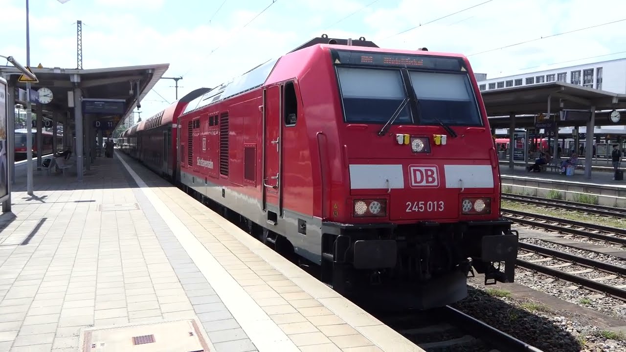 BR 245 der S&uuml;dostbayernbahn mit Dostos, Ausfahrt @ M&uuml;nchen Ost