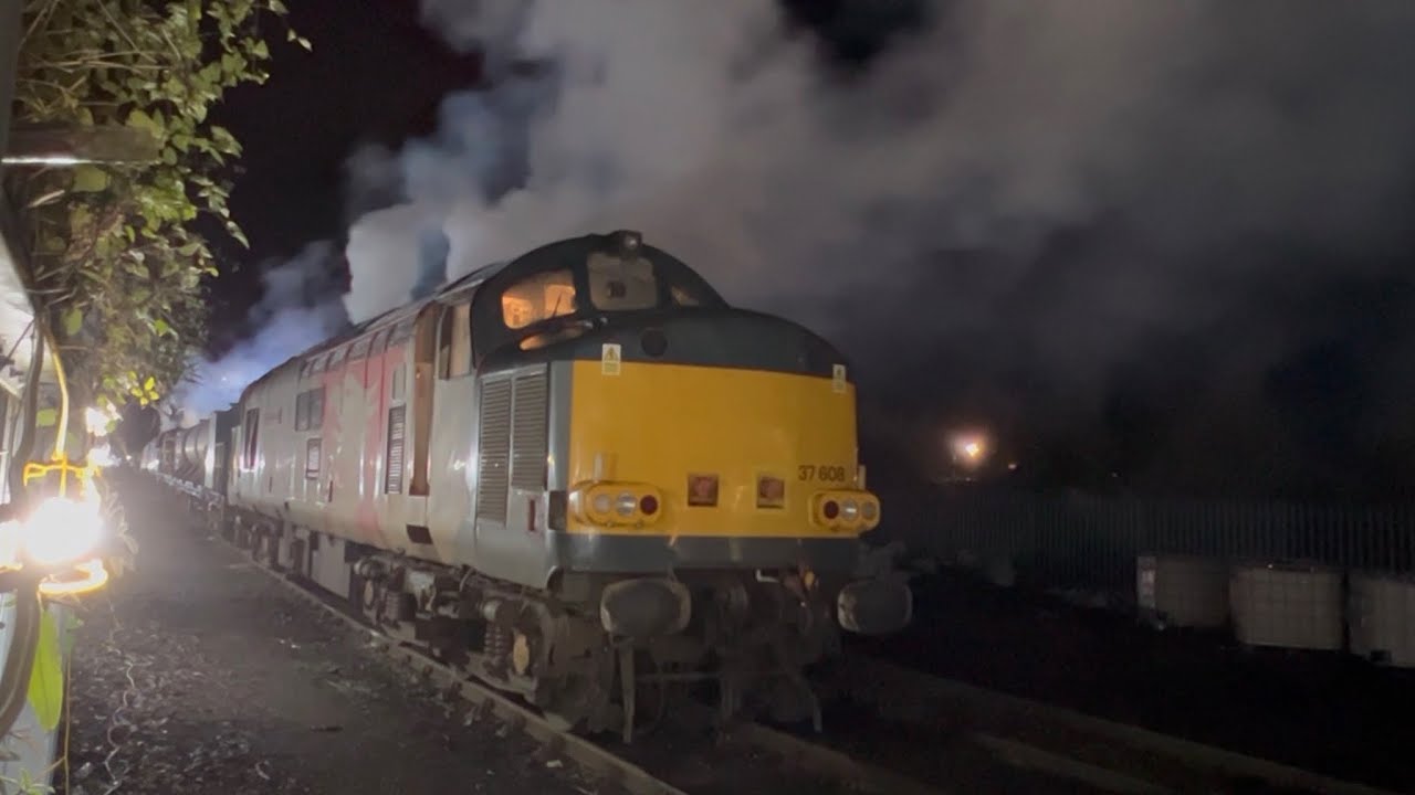 Class 37 cold start - Rail Operations Group 37608 fires into life at Stowmarket to work 3S30
