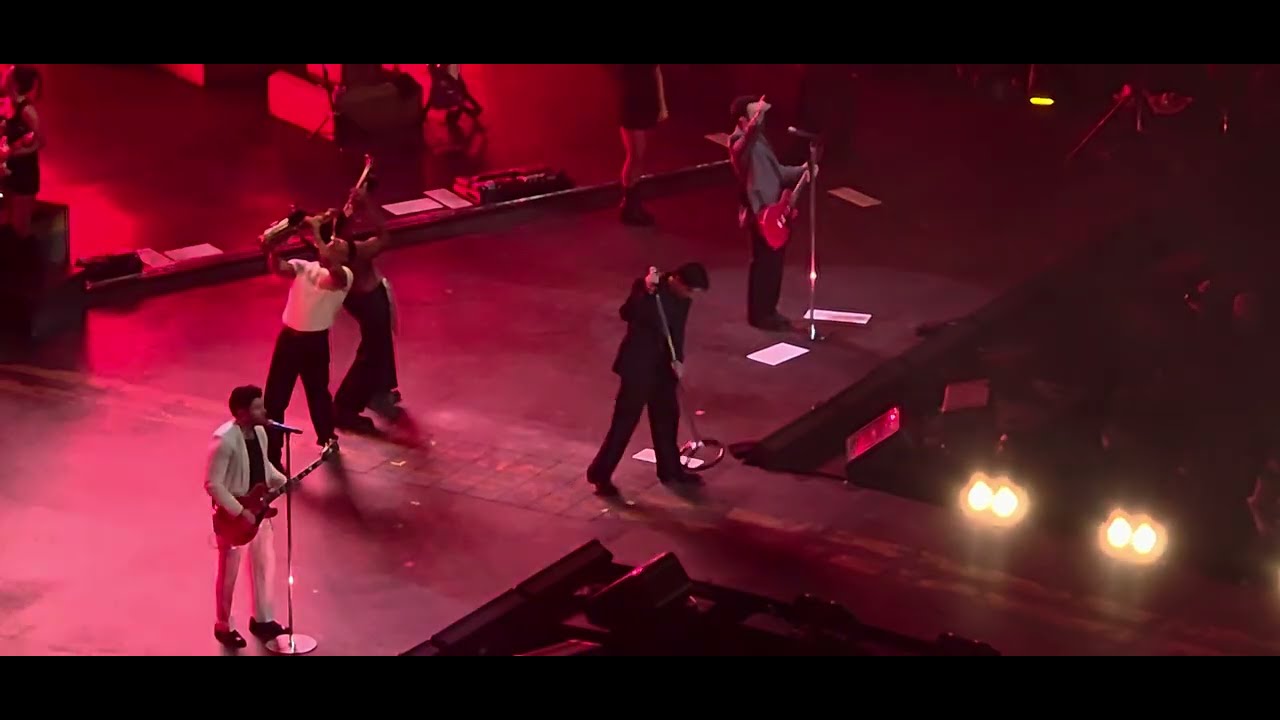 Jonas Brothers Live 11/16/2025 - What a Man Gotta Do 