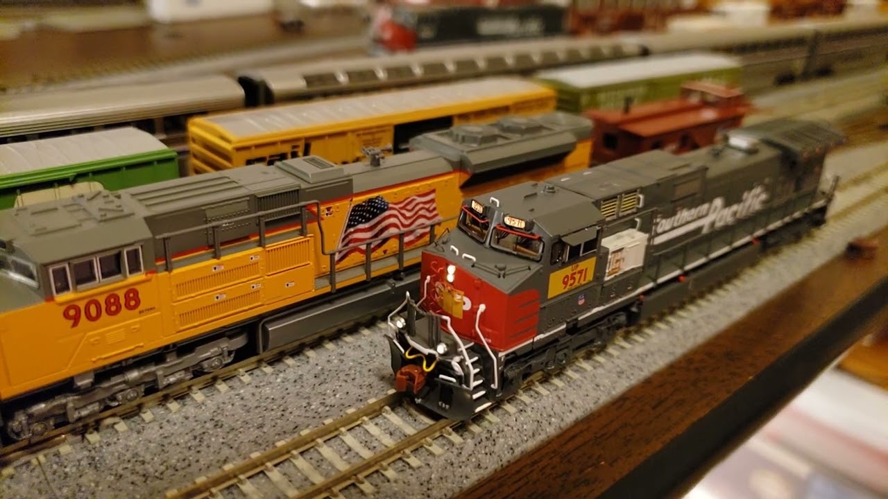 S.P. 9571 Dash 9 C44-9W By Scale Trains