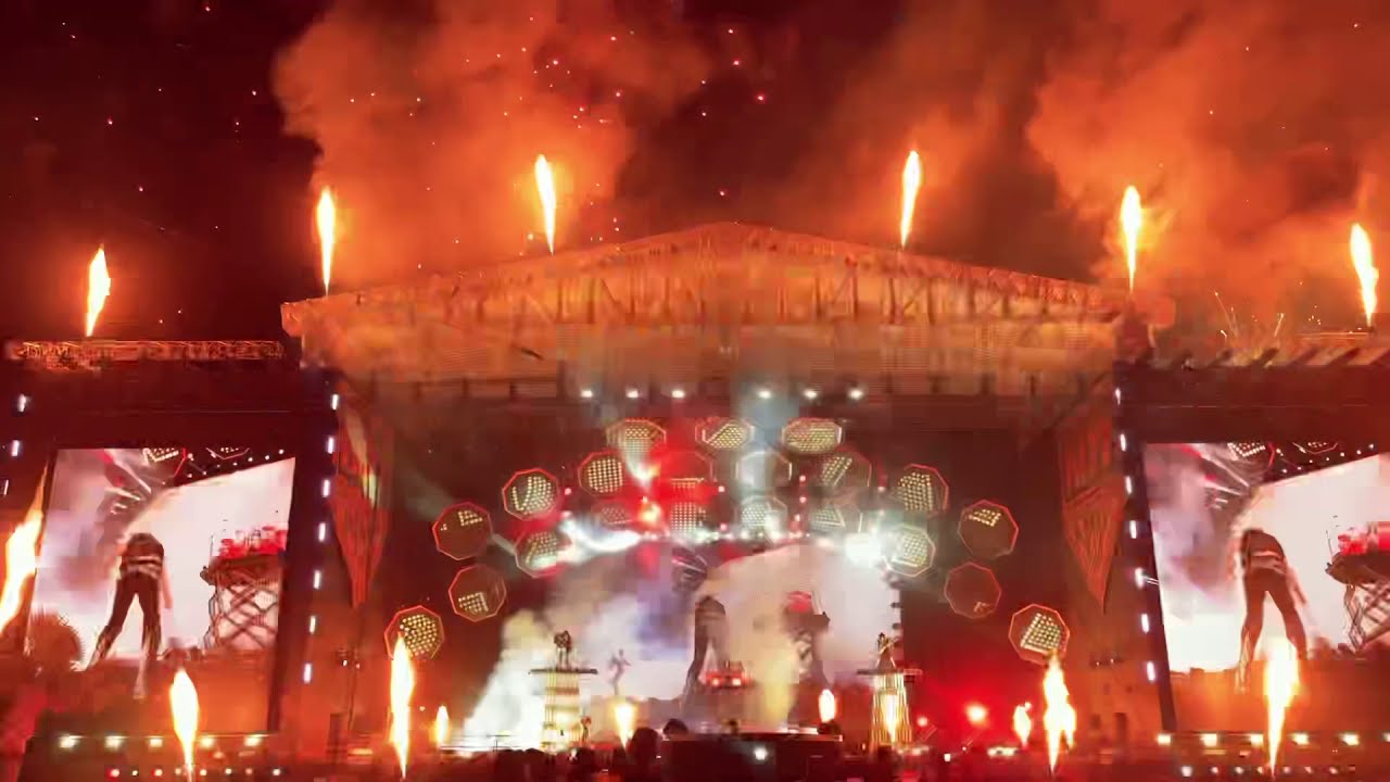 Kiss 2020 Goodbye - Epic Finale - Dubai NYE 2021