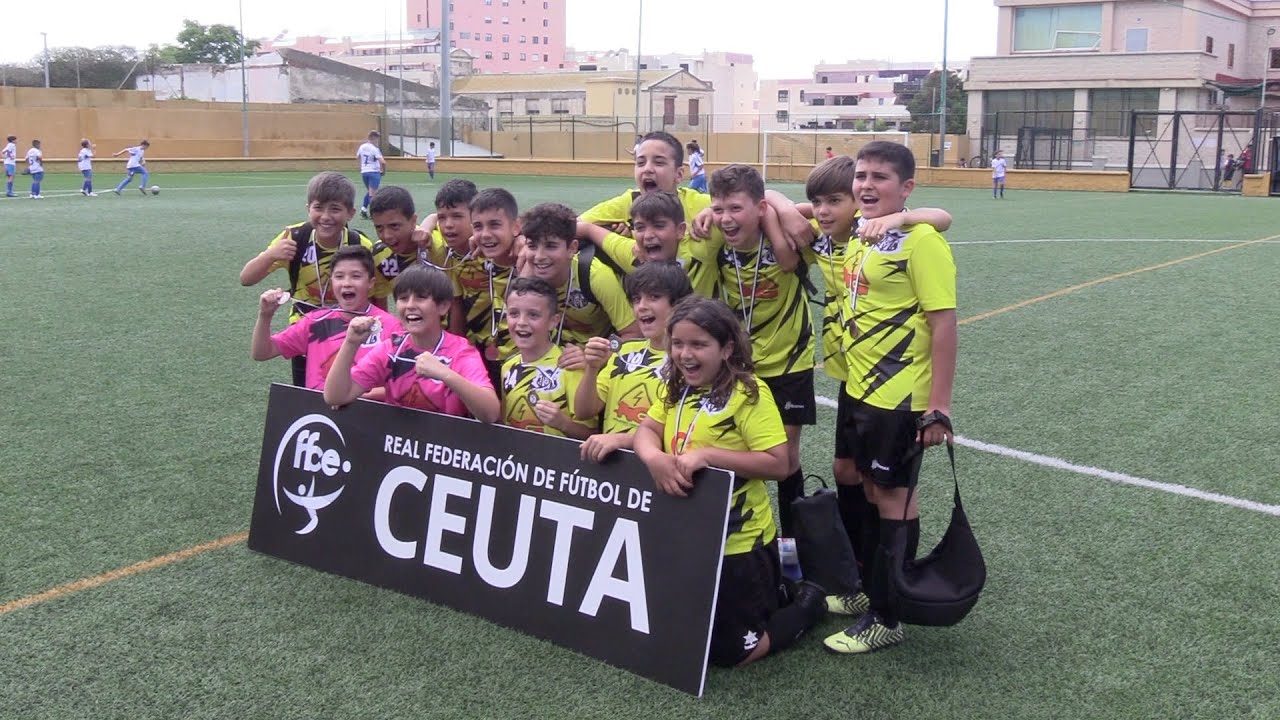 Los alevines de fútbol-8 reciben sus premios