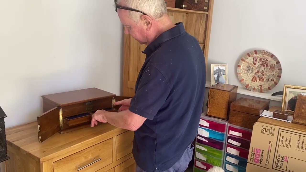 Victorian Solid Walnut Coin Or Jewellery Chest.