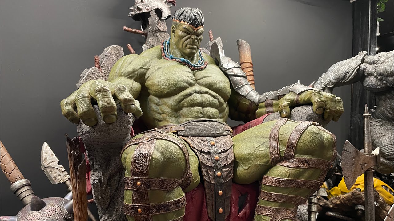 Hulk on throne - Queen studios
