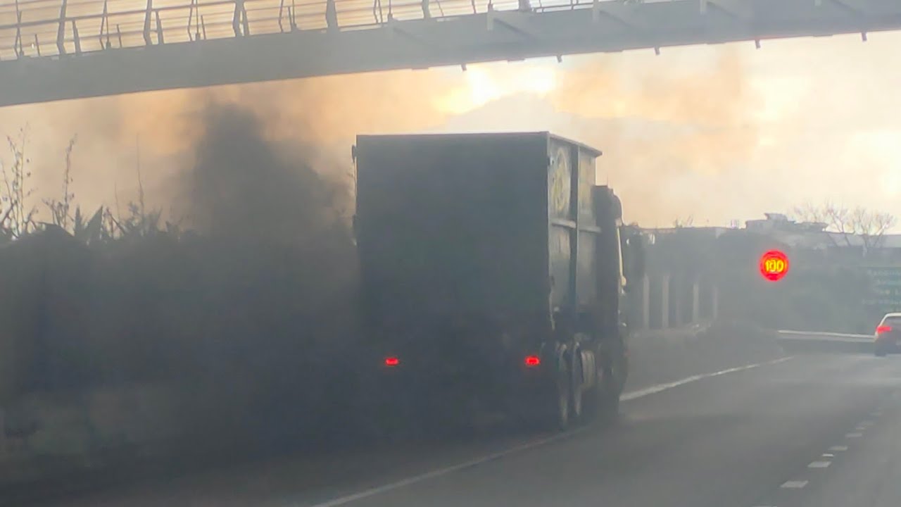 Auckland Truck Driving POV Dashcam, Massive Smoking Truck 