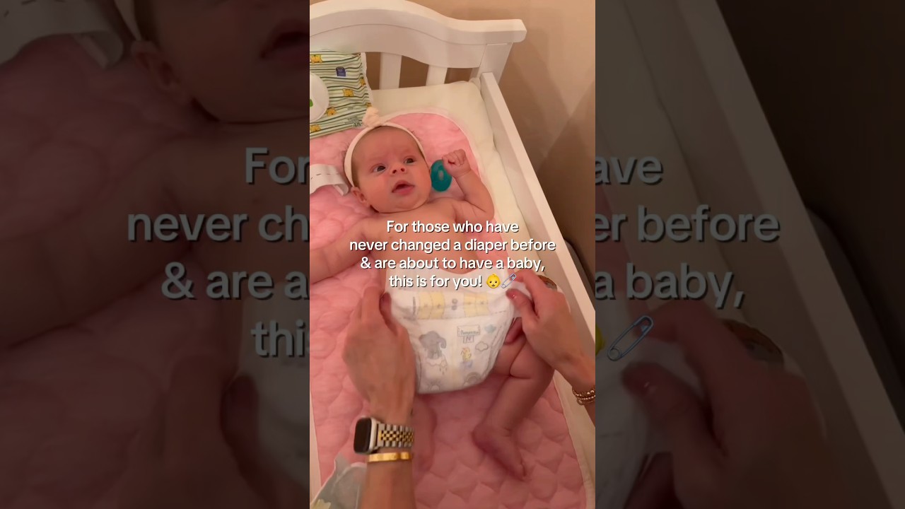 How to Change a Diaper 🤱 | #mom #momlife #parenting #diaper #howto