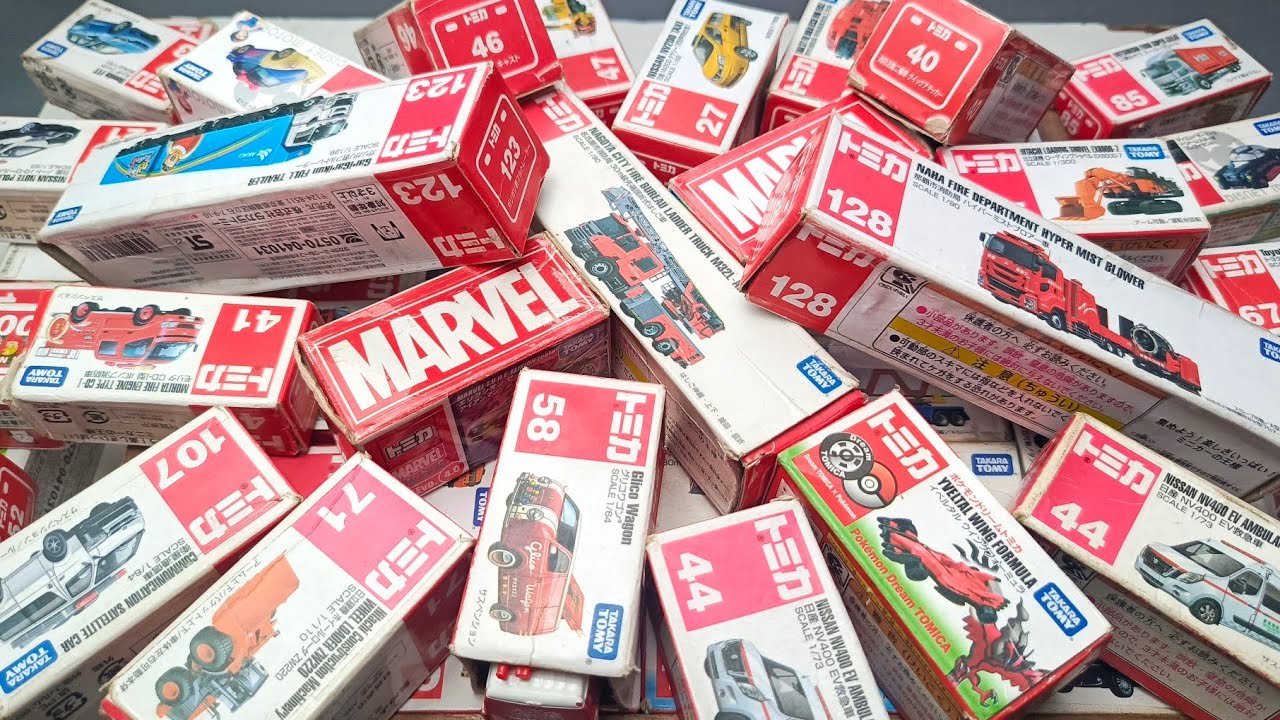 トミカミニカーが箱に盛り沢山!収納するよ。トミカのベストコレクションを動画でまとめました! -