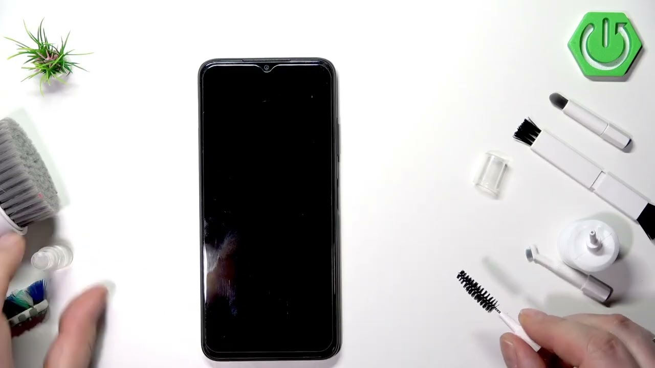 Wie reinige ich das Mikrofon beim SAMSUNG Galaxy A22 5G?