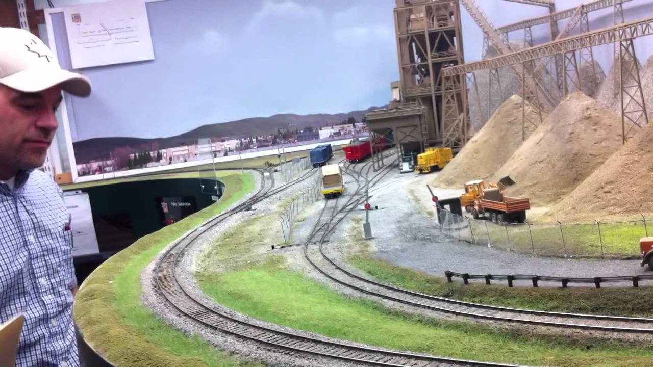 Seth Neumann's Layout (Part 2) [October 22, 2011]