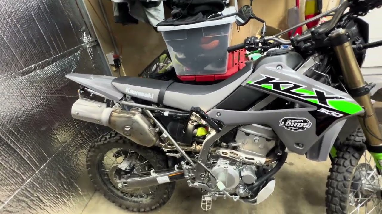 Снятие вторичной дроссельной заслонки KLX 300