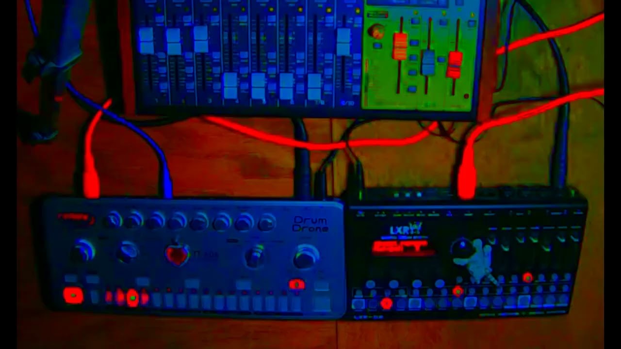 Christoph ChyllyG - Baboomboom (Cyclone TT-606 & Erica Synths/Sonic Potions LXR-02)