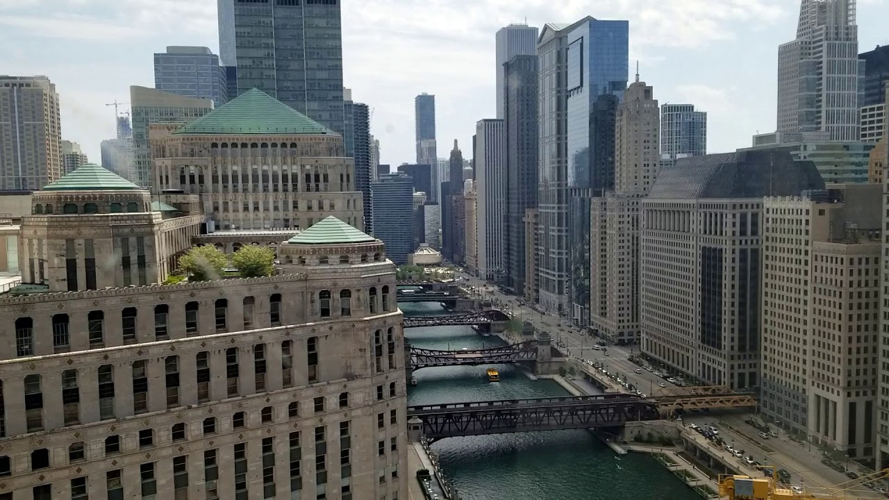 Holliday Inn Chicago Mart PLaza | Hotel and room tour
