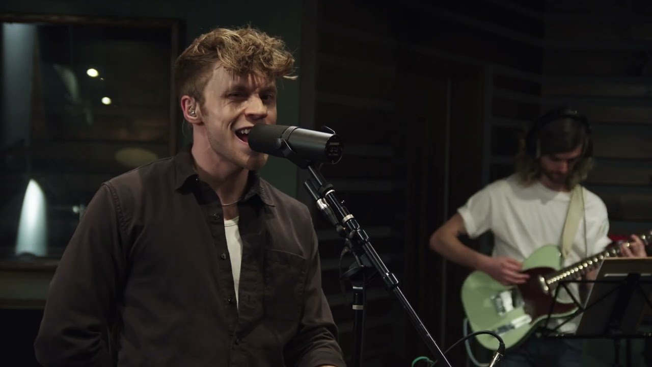 Jake Brewer - never be young again (Live)