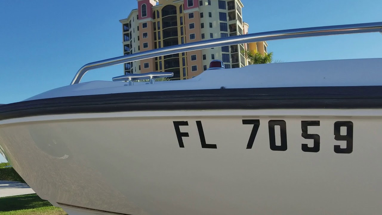 Boston Whaler 210 Outrage