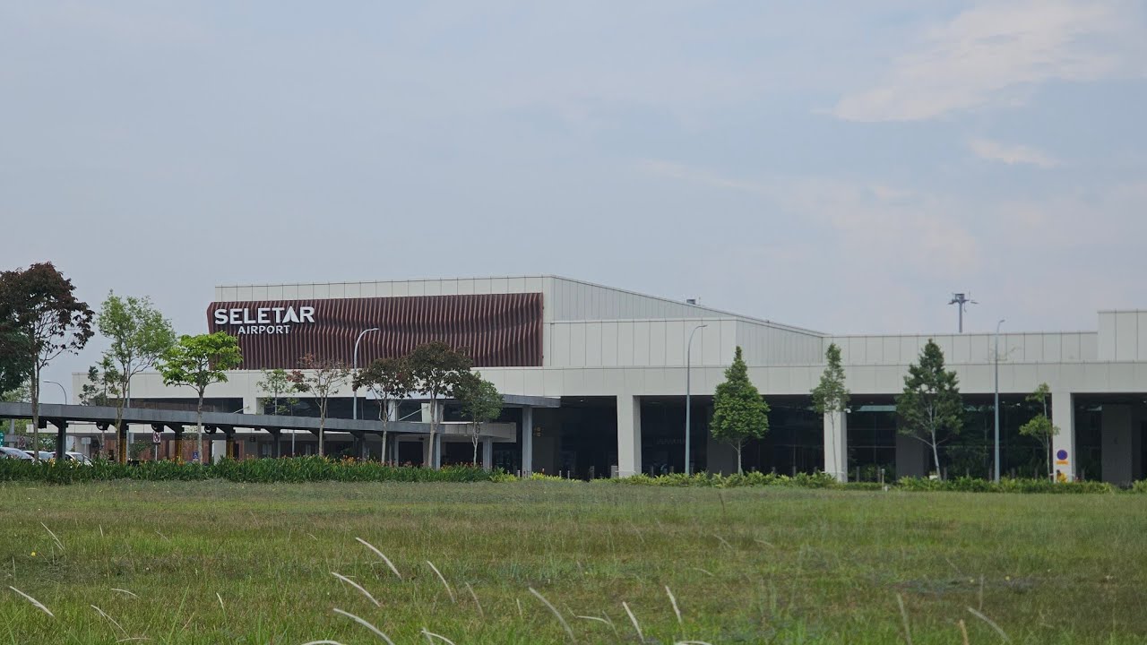 How to get to Seletar Airport | Singapore's second airport via public transport