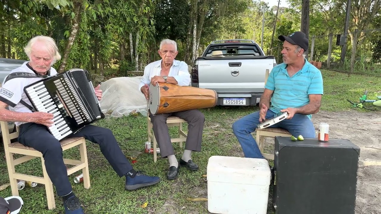 Menino da porteira com a participação do Jurandir no bumbo e o galo 🐓 velho 👴 na gaita