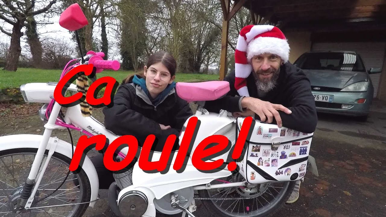 Lou découvre sa mobylette! Et joyeux Noël! (AV48 #11)
