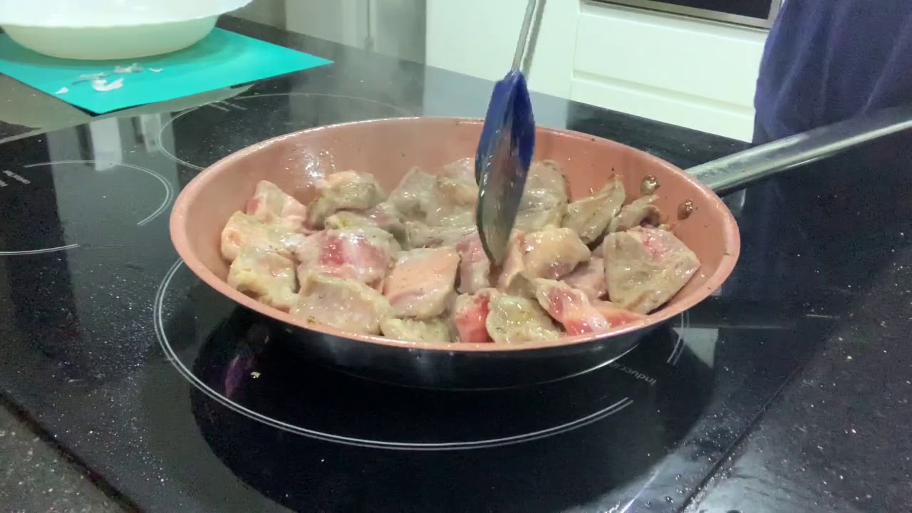 Lagarto ibérico al ajillo