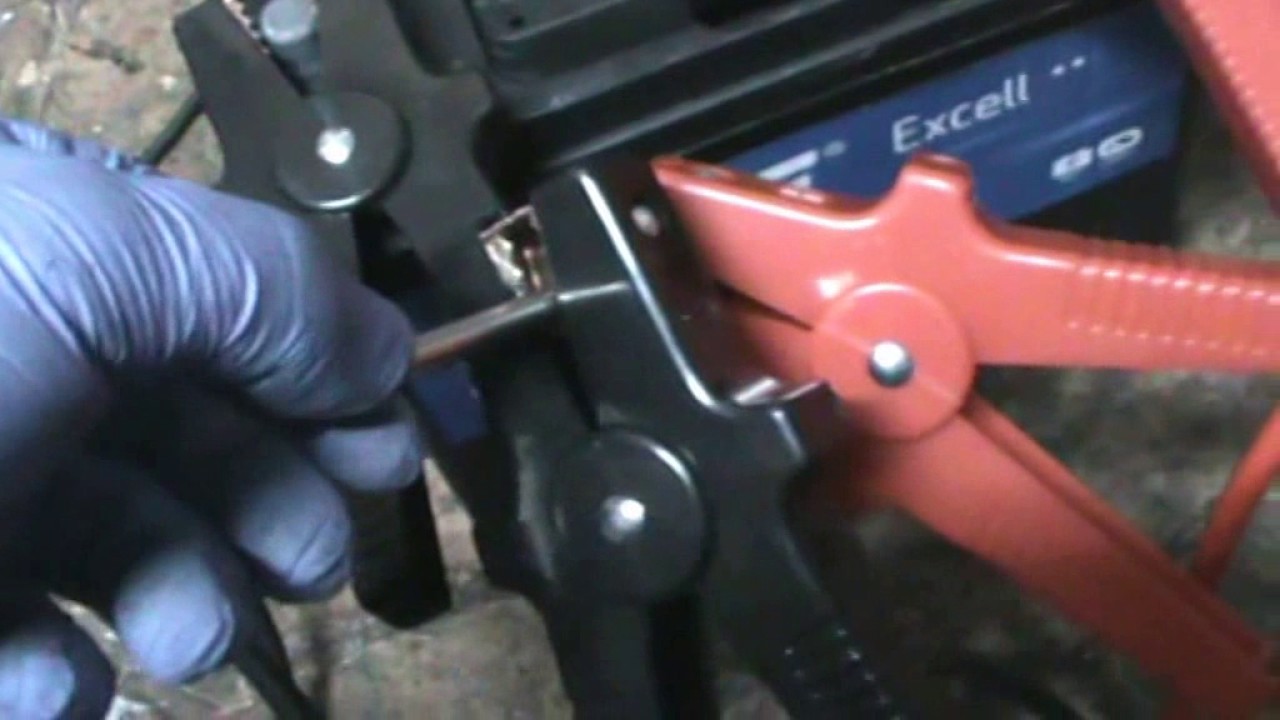 Citroen C3. Desmontar/instalar y verificar los calentadores. Video 23 de 27.